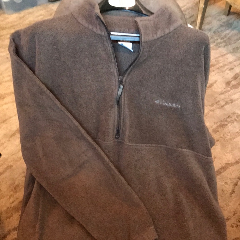 Columbia quarter zip in brown.